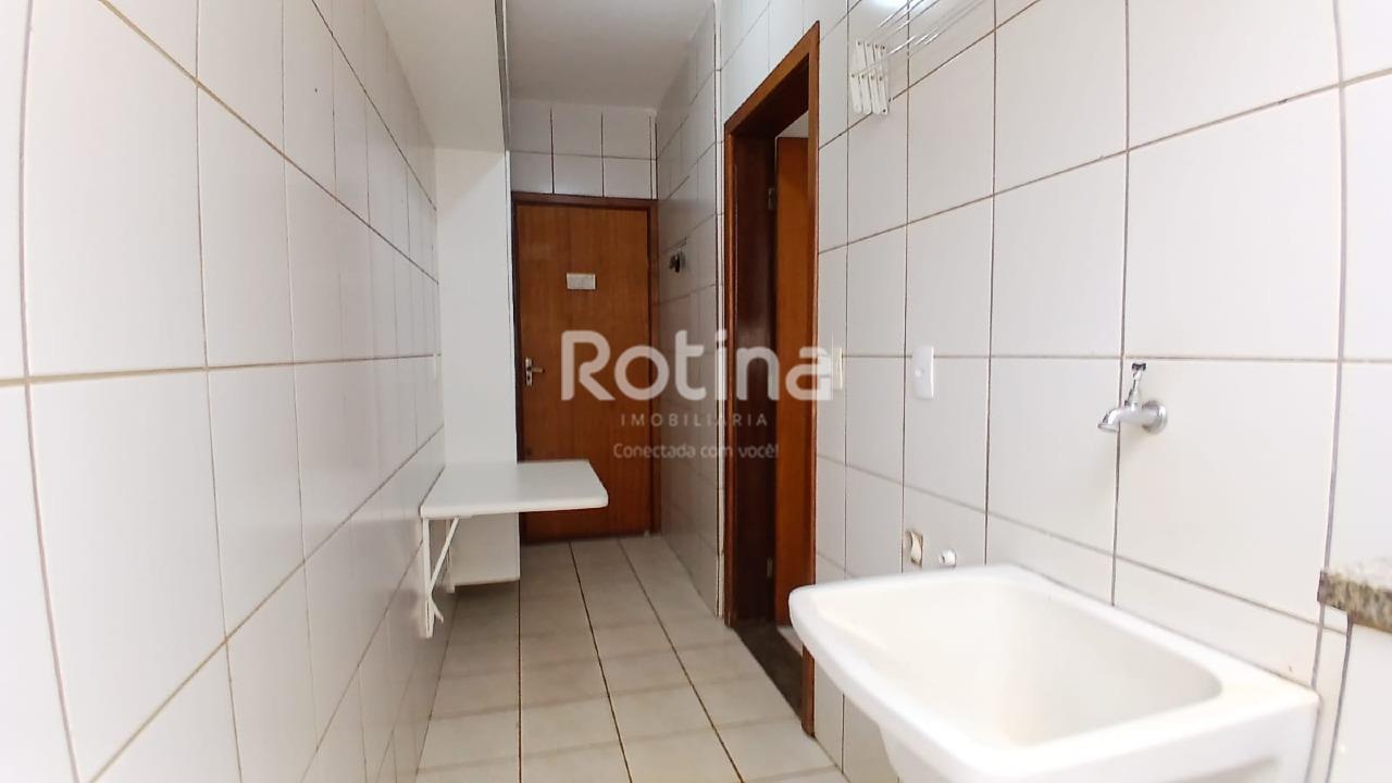Apartamento para alugar, 3 quartos em Uberlândia no bairro Patrimônio no valor de R$ 2.250,00 - Rotina Imobiliária: 