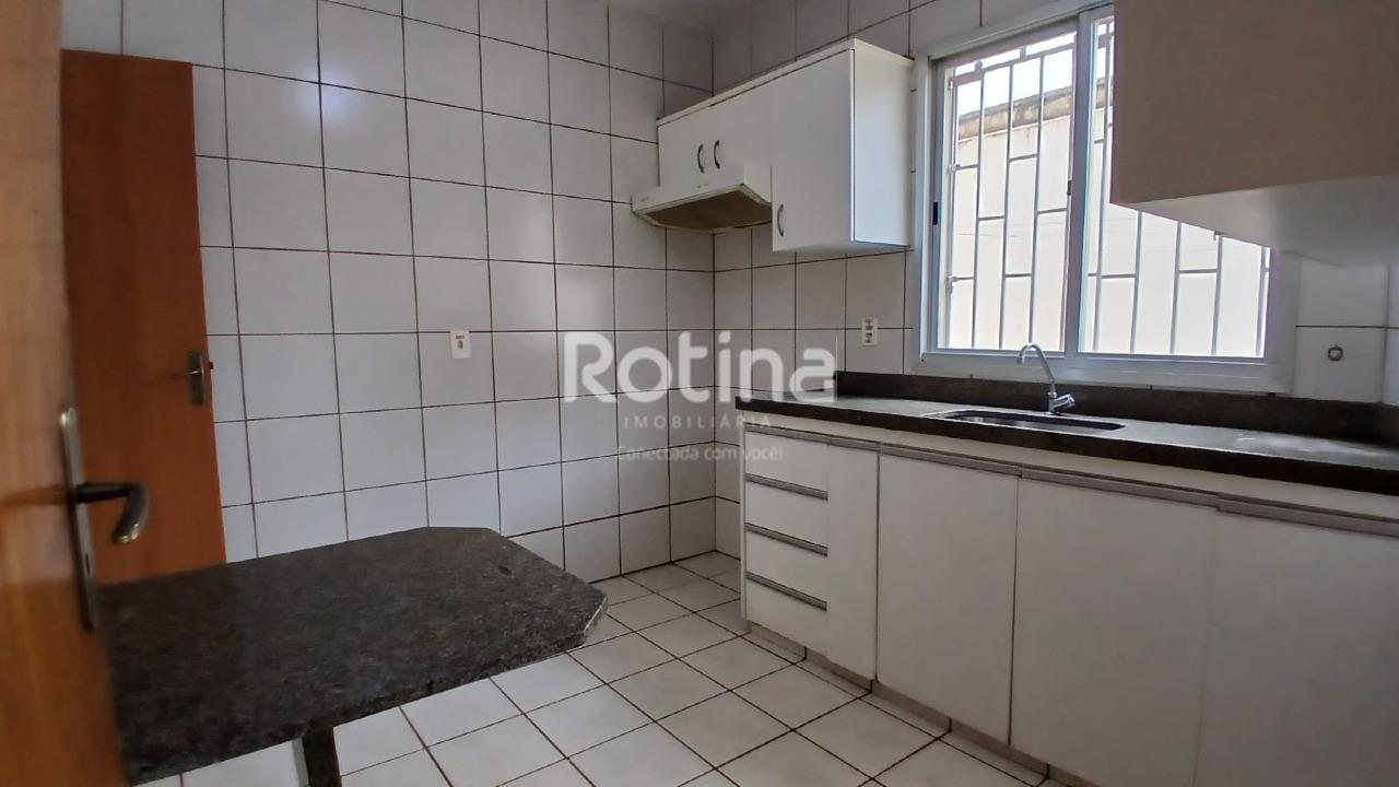 Apartamento para alugar, 3 quartos em Uberlândia no bairro Patrimônio no valor de R$ 2.250,00 - Rotina Imobiliária: 