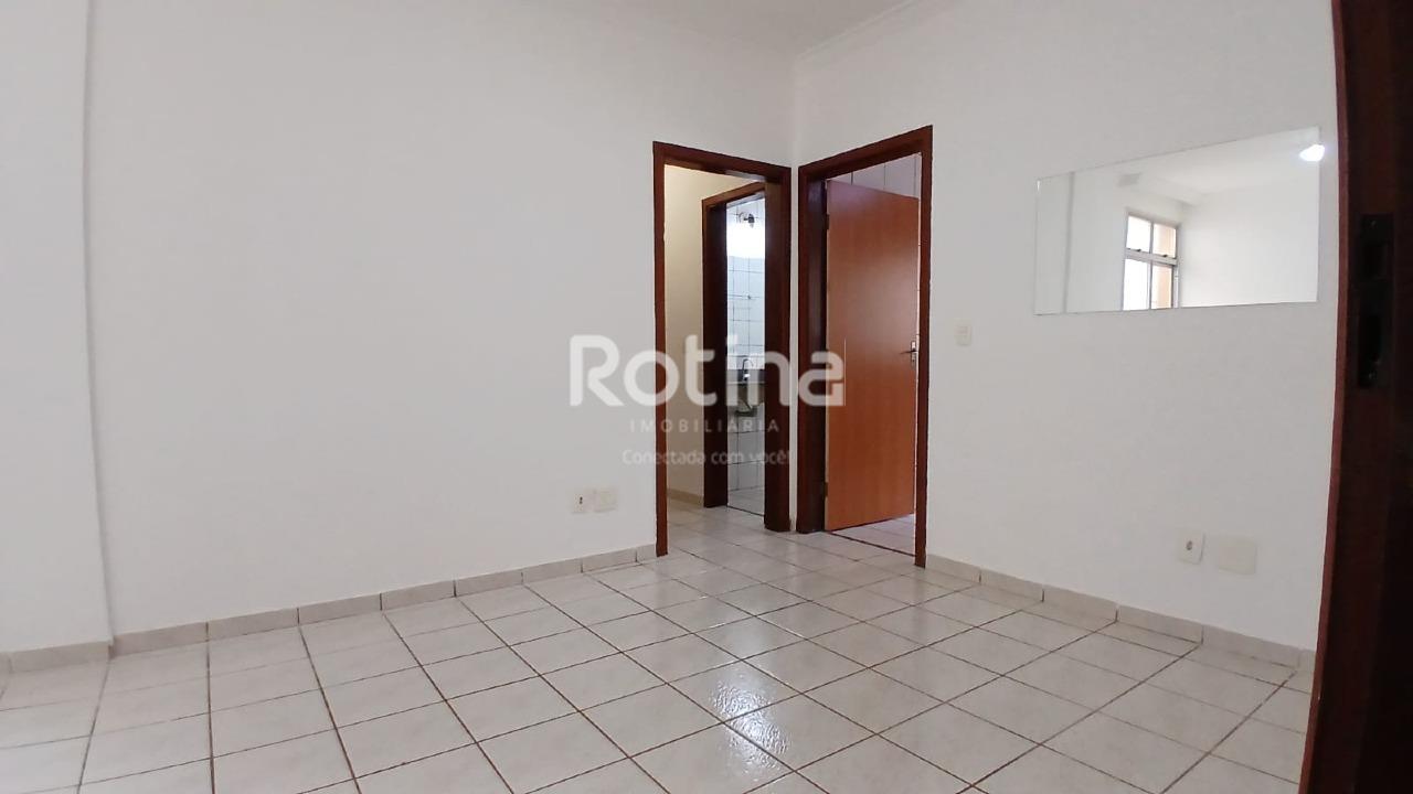Apartamento para alugar, 3 quartos em Uberlândia no bairro Patrimônio no valor de R$ 2.250,00 - Rotina Imobiliária: 
