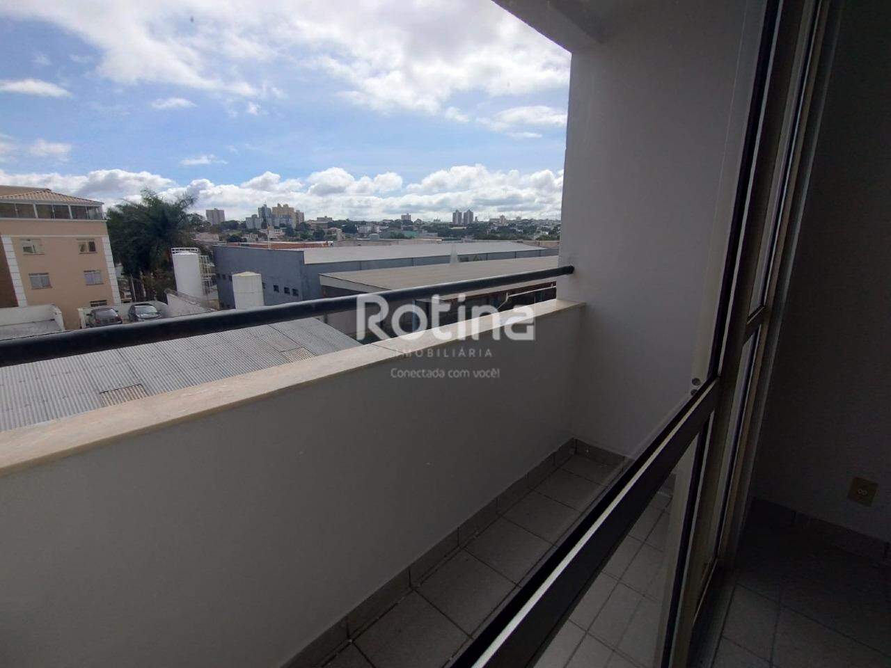 Apartamento para alugar, 3 quartos em Uberlândia no bairro Martins no valor de R$ 1.350,00 - Rotina Imobiliária: 