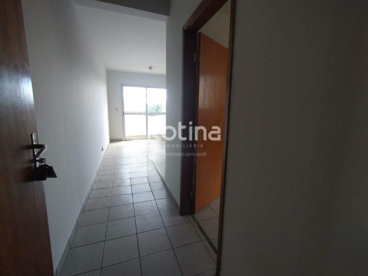 Apartamento para alugar, 3 quartos em Uberlândia no bairro Martins no valor de R$ 1.350,00 - Rotina Imobiliária: 