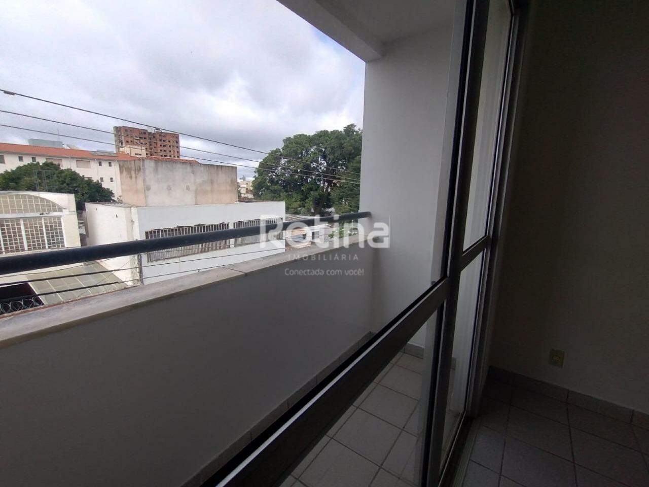 Apartamento para alugar, 3 quartos em Uberlândia no bairro Martins no valor de R$ 1.350,00 - Rotina Imobiliária: 