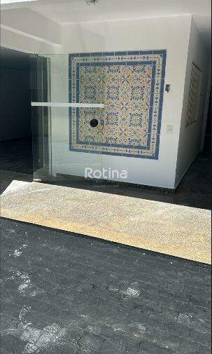 Casa para alugar, 3 quartos em Uberlândia no bairro Morada da Colina no valor de R$ 4.500,00 - Rotina Imobiliária: 