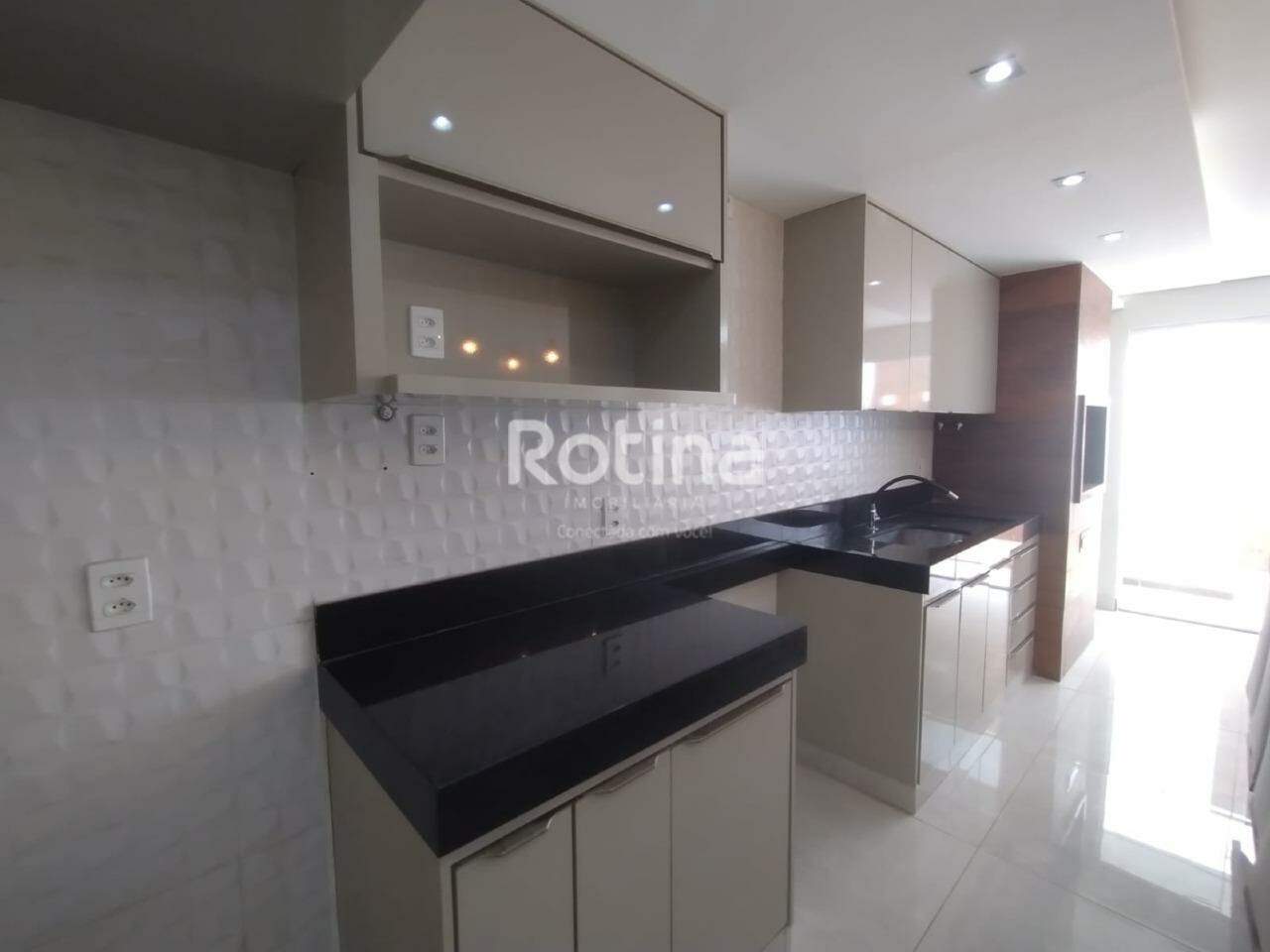 Casa Condomínio Fechado para alugar, 3 quartos em Uberlândia no bairro Aclimação no valor de R$ 6.000,00 - Rotina Imobiliária: 