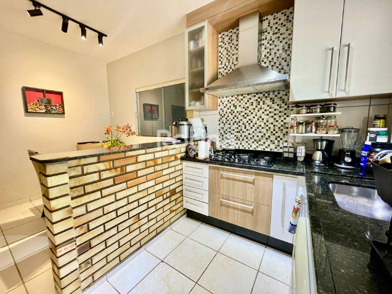 Casa à venda, 3 quartos em Uberlândia no bairro Segismundo Pereira no valor de R$ 650.000,00 - Rotina Imobiliária: 