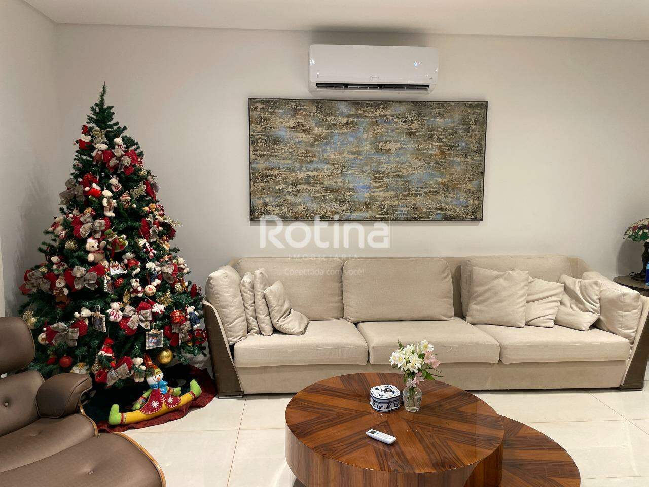 Casa Condomínio Fechado à venda, em Uberlândia no bairro Jardim Karaíba no valor de R$ 3.950.000,00 - Rotina Imobiliária: 