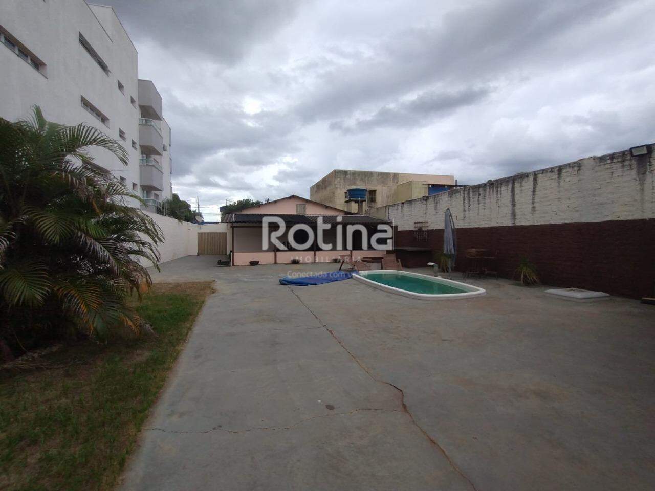 Casa para alugar, 3 quartos em Uberlândia no bairro Presidente Roosevelt no valor de R$ 2.800,00 - Rotina Imobiliária: 