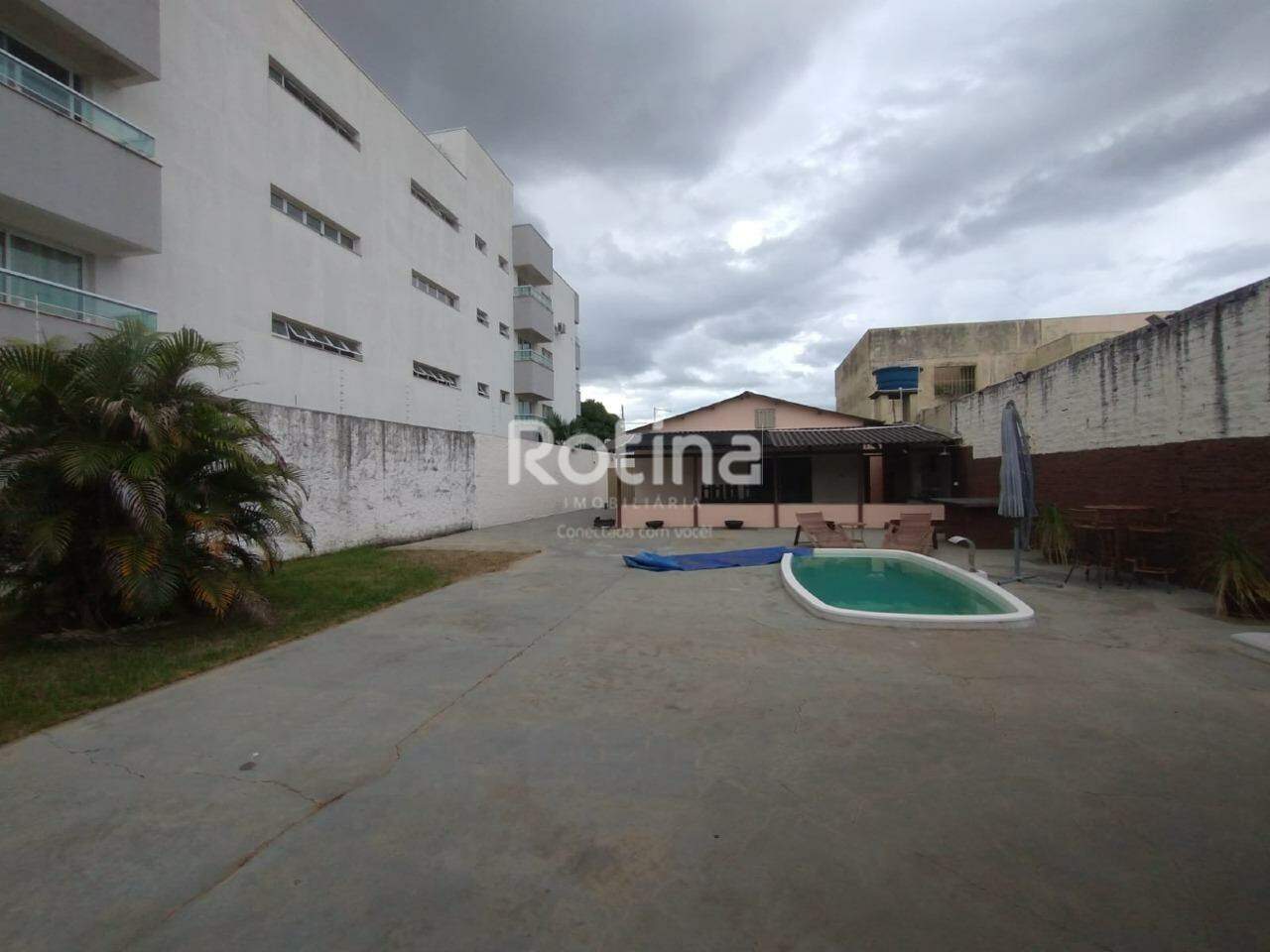 Casa para alugar, 3 quartos em Uberlândia no bairro Presidente Roosevelt no valor de R$ 2.800,00 - Rotina Imobiliária: 