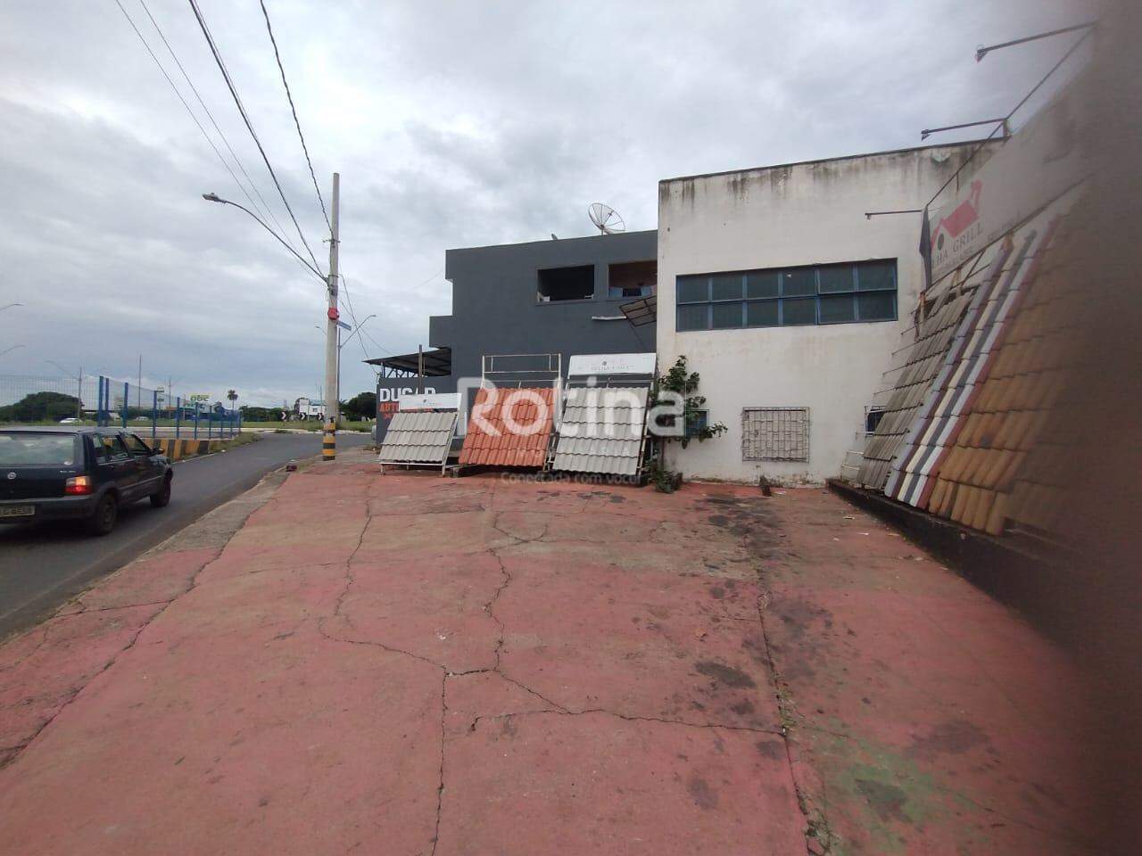 Área para alugar, em Uberlândia no bairro Jaraguá no valor de R$ 0,01 - Rotina Imobiliária: 