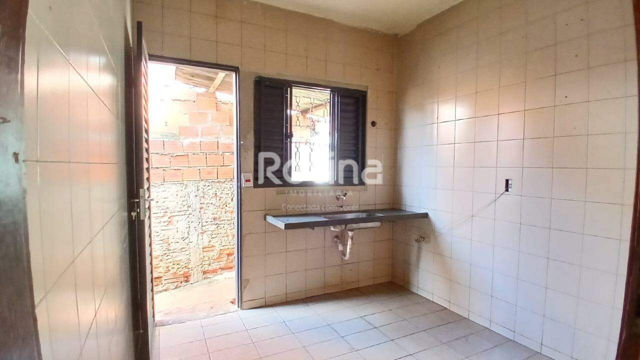 Casa para alugar, 3 quartos em Uberlândia no bairro Santa Luzia no valor de R$ 1.300,00 - Rotina Imobiliária: 