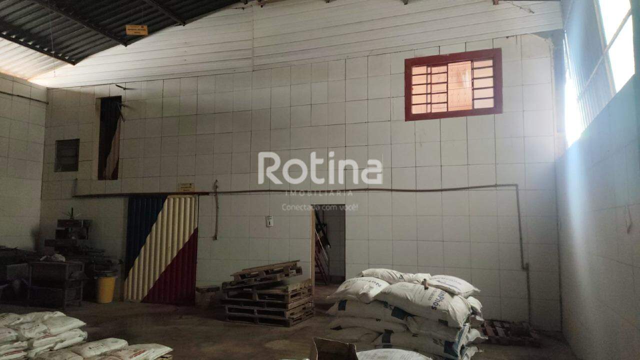 Galpão para alugar, em Uberlândia no bairro Chacaras Tubalina e Quartel no valor de R$ 15.000,00 - Rotina Imobiliária: 