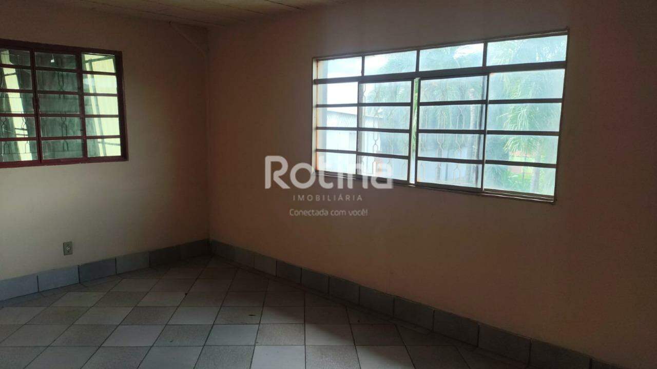 Galpão para alugar, em Uberlândia no bairro Chacaras Tubalina e Quartel no valor de R$ 15.000,00 - Rotina Imobiliária: 