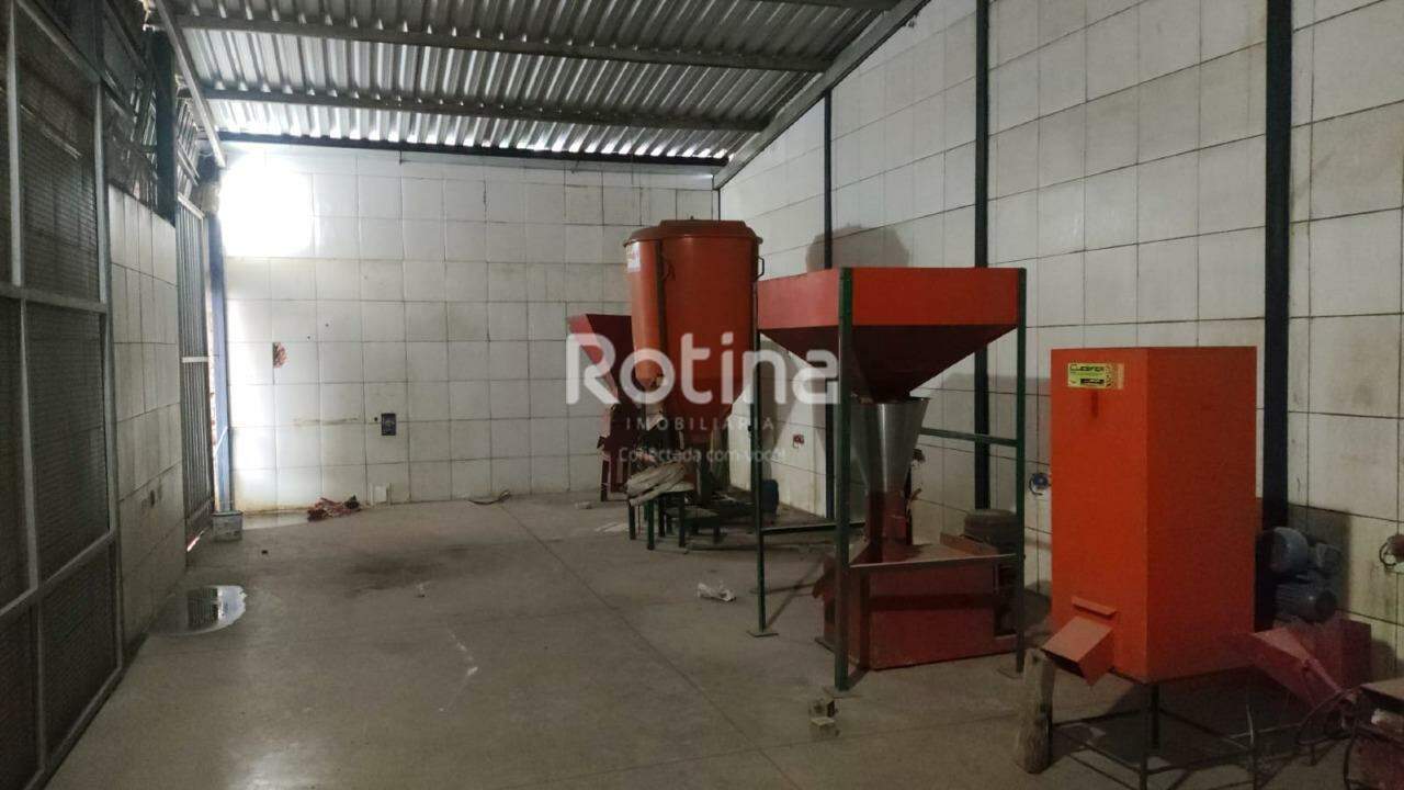 Galpão para alugar, em Uberlândia no bairro Chacaras Tubalina e Quartel no valor de R$ 15.000,00 - Rotina Imobiliária: 
