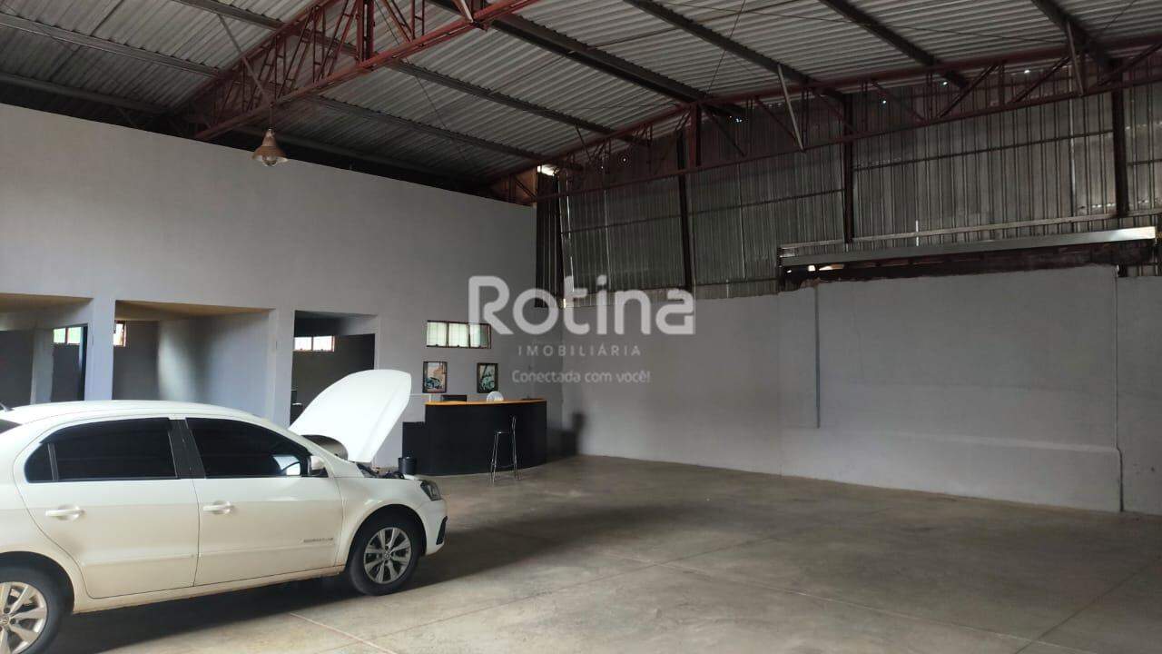 Galpão para alugar, em Uberlândia no bairro Chacaras Tubalina e Quartel no valor de R$ 8.000,00 - Rotina Imobiliária: 