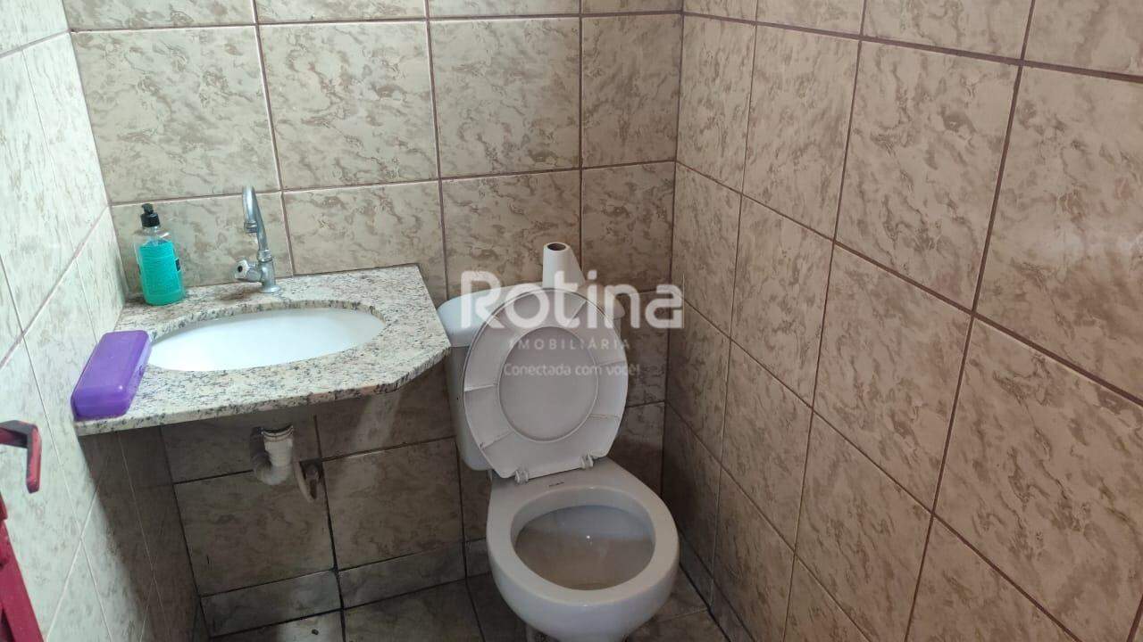 Galpão para alugar, em Uberlândia no bairro Chacaras Tubalina e Quartel no valor de R$ 8.000,00 - Rotina Imobiliária: 