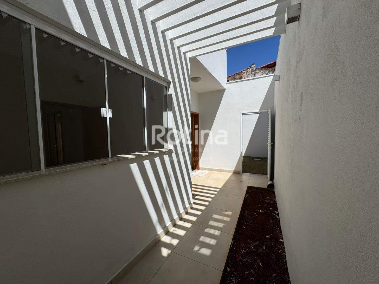 Comercial para alugar, em Uberlândia no bairro Cidade Jardim no valor de R$ 4.200,00 - Rotina Imobiliária: 