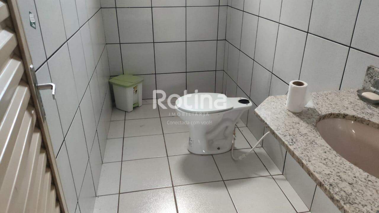 Sala para alugar, em Uberlândia no bairro Chacaras Tubalina e Quartel no valor de R$ 6.000,00 - Rotina Imobiliária: 