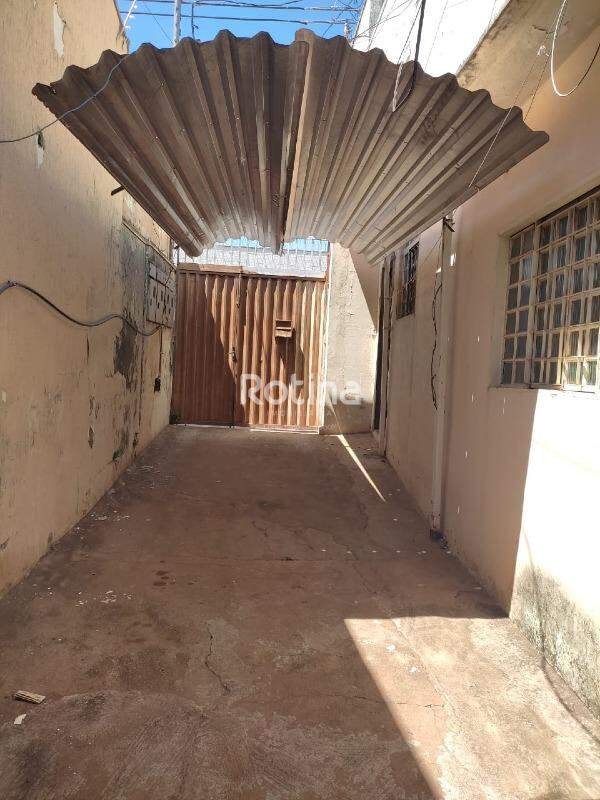 Colônia à venda, 2 quartos em Uberlândia no bairro Osvaldo Rezende no valor de R$ 430.000,00 - Rotina Imobiliária: 