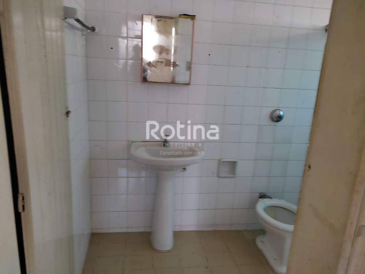 Colônia à venda, 2 quartos em Uberlândia no bairro Osvaldo Rezende no valor de R$ 430.000,00 - Rotina Imobiliária: 