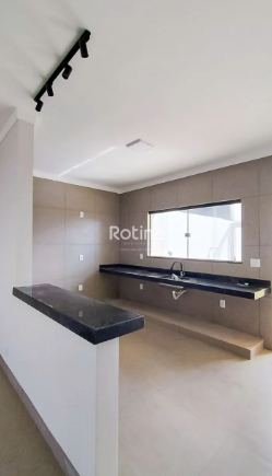 Casa à venda, em Uberlândia no bairro Aclimação no valor de R$ 450.000,00 - Rotina Imobiliária: 