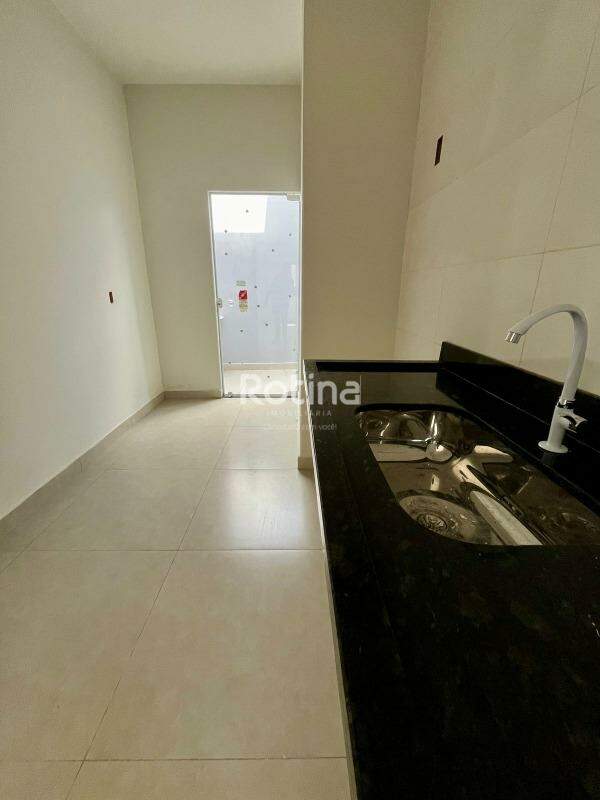 Casa à venda, em Uberlândia no bairro Aclimação no valor de R$ 320.000,00 - Rotina Imobiliária: 