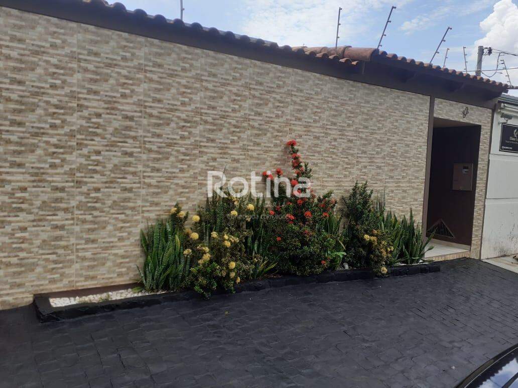 Casa para alugar, 3 quartos em Uberlândia no bairro Dona Zulmira no valor de R$ 3.500,00 - Rotina Imobiliária: 