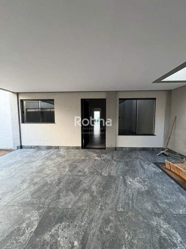 Casa à venda, 3 quartos em Uberlândia no bairro Jardim das Palmeiras no valor de R$ 850.000,00 - Rotina Imobiliária: Garagem
