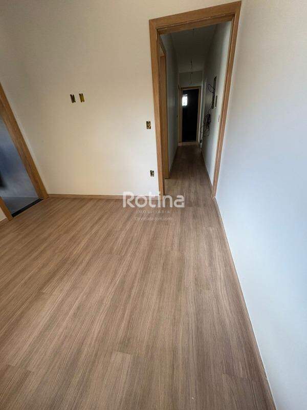 Casa à venda, 3 quartos em Uberlândia no bairro Jardim das Palmeiras no valor de R$ 850.000,00 - Rotina Imobiliária: Quarto