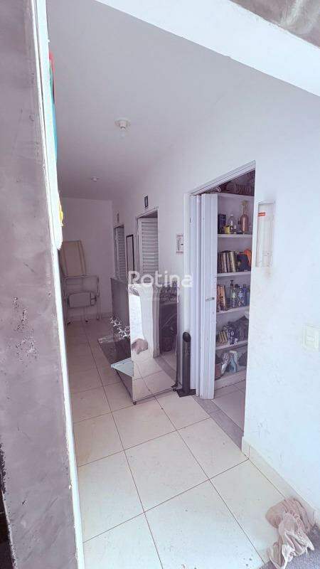 Galpão à venda, em Uberlândia no bairro Shopping Park no valor de R$ 900.000,00 - Rotina Imobiliária: 