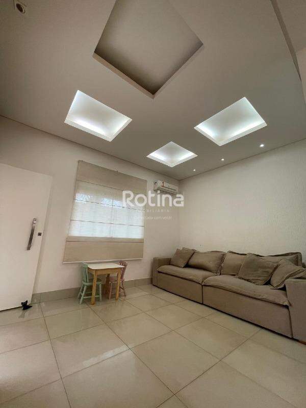 Casa à venda, 3 quartos em Uberlândia no bairro Granada no valor de R$ 830.000,00 - Rotina Imobiliária: 
