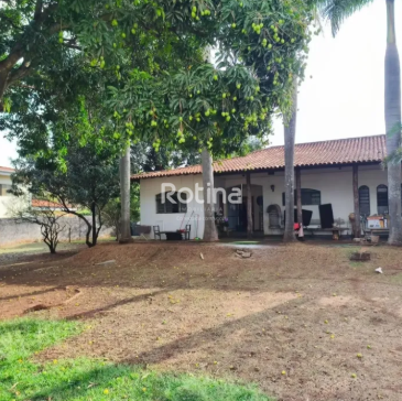 Casa à venda, 5 quartos em Uberlândia no bairro Cidade Jardim no valor de R$ 2.600.000,00 - Rotina Imobiliária: 
