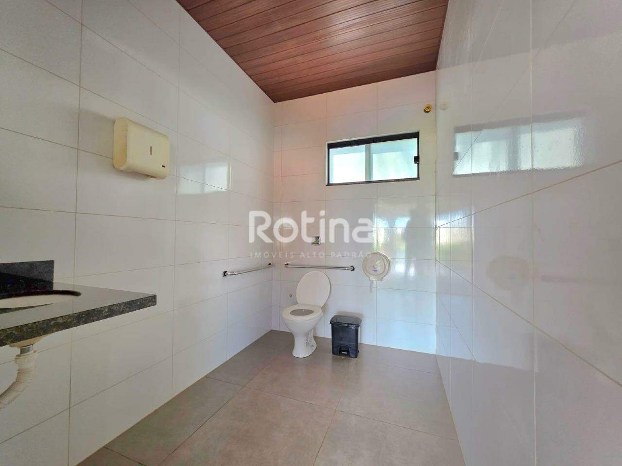 Chacara à venda, 5 quartos em Uberlândia no bairro Morada dos Pássaros no valor de R$ 2.500.000,00 - Rotina Imobiliária: 