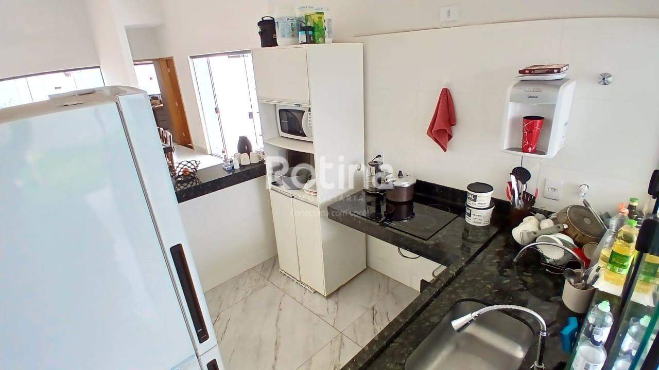 Casa para alugar, 3 quartos em Uberlândia no bairro Jardim Ipanema no valor de R$ 2.500,00 - Rotina Imobiliária: 