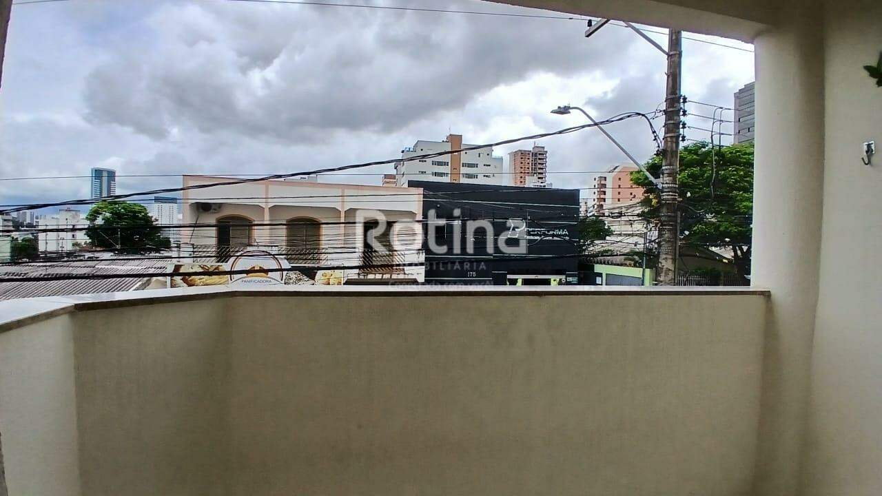 Apartamento para alugar, 3 quartos em Uberlândia no bairro Santa Maria no valor de R$ 2.600,00 - Rotina Imobiliária: 