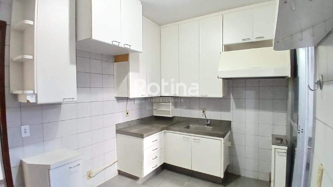 Apartamento para alugar, 3 quartos em Uberlândia no bairro Saraiva no valor de R$ 2.000,00 - Rotina Imobiliária: 