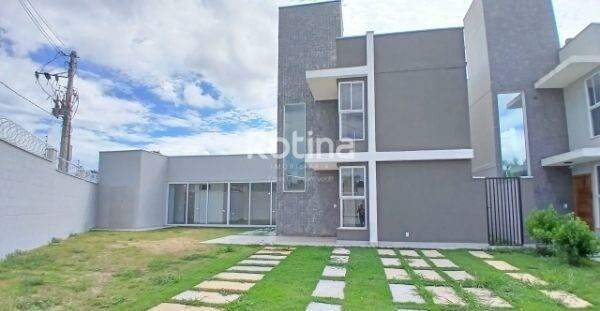 Casa Condomínio Fechado para alugar, 4 quartos em Uberlândia no bairro Cond. Casas Alto Paradiso no valor de R$ 6.000,00 - Rotina Imobiliária: 