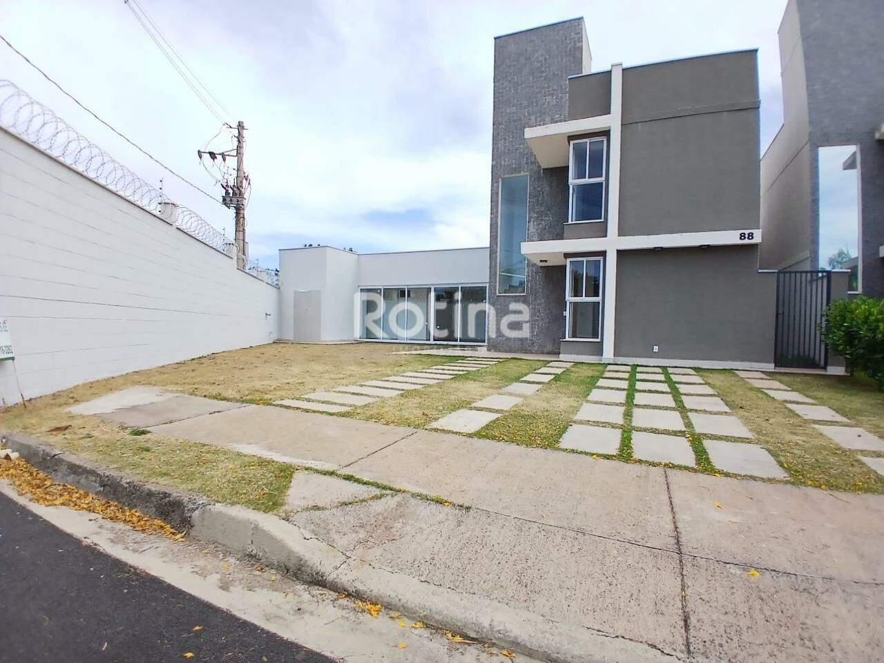 Casa Condomínio Fechado para alugar, 4 quartos em Uberlândia no bairro Cond. Casas Alto Paradiso no valor de R$ 5.500,00 - Rotina Imobiliária: 