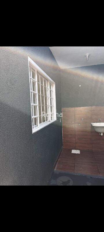 Casa para alugar, 2 quartos em Uberlândia no bairro Shopping Park no valor de R$ 1.400,00 - Rotina Imobiliária: 