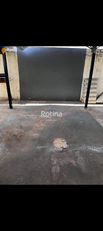 Casa para alugar, 2 quartos em Uberlândia no bairro Shopping Park no valor de R$ 1.400,00 - Rotina Imobiliária: 