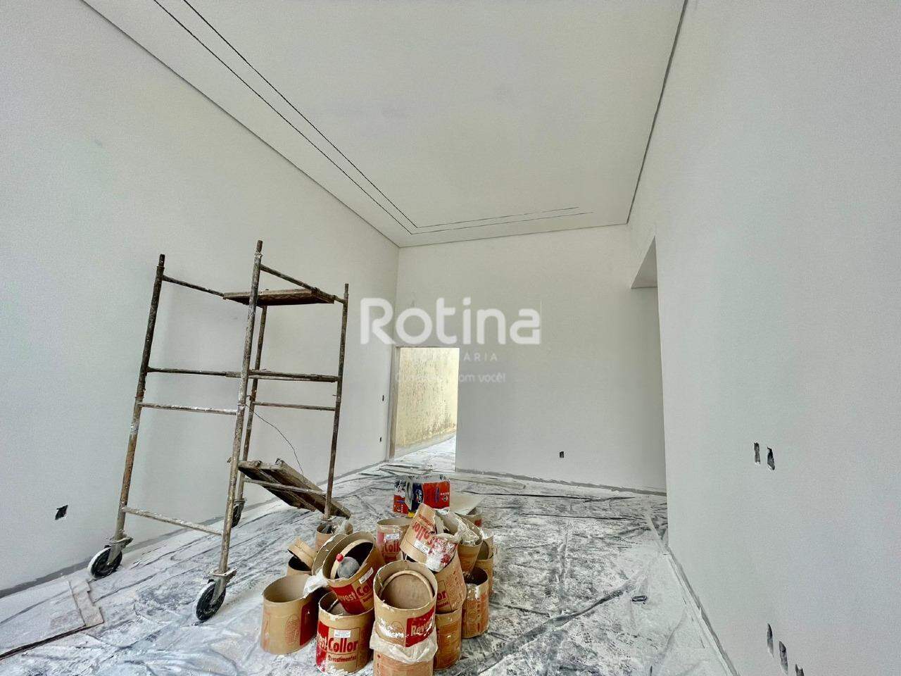 Casa à venda, 3 quartos em Uberlândia no bairro Santa Rosa no valor de R$ 950.000,00 - Rotina Imobiliária: 
