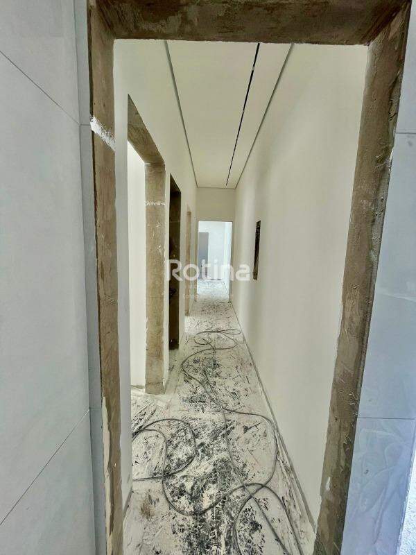 Casa à venda, 3 quartos em Uberlândia no bairro Santa Rosa no valor de R$ 950.000,00 - Rotina Imobiliária: 