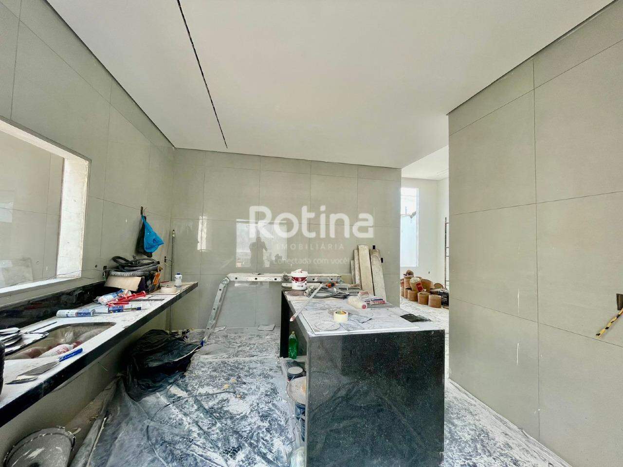 Casa à venda, 3 quartos em Uberlândia no bairro Santa Rosa no valor de R$ 950.000,00 - Rotina Imobiliária: 