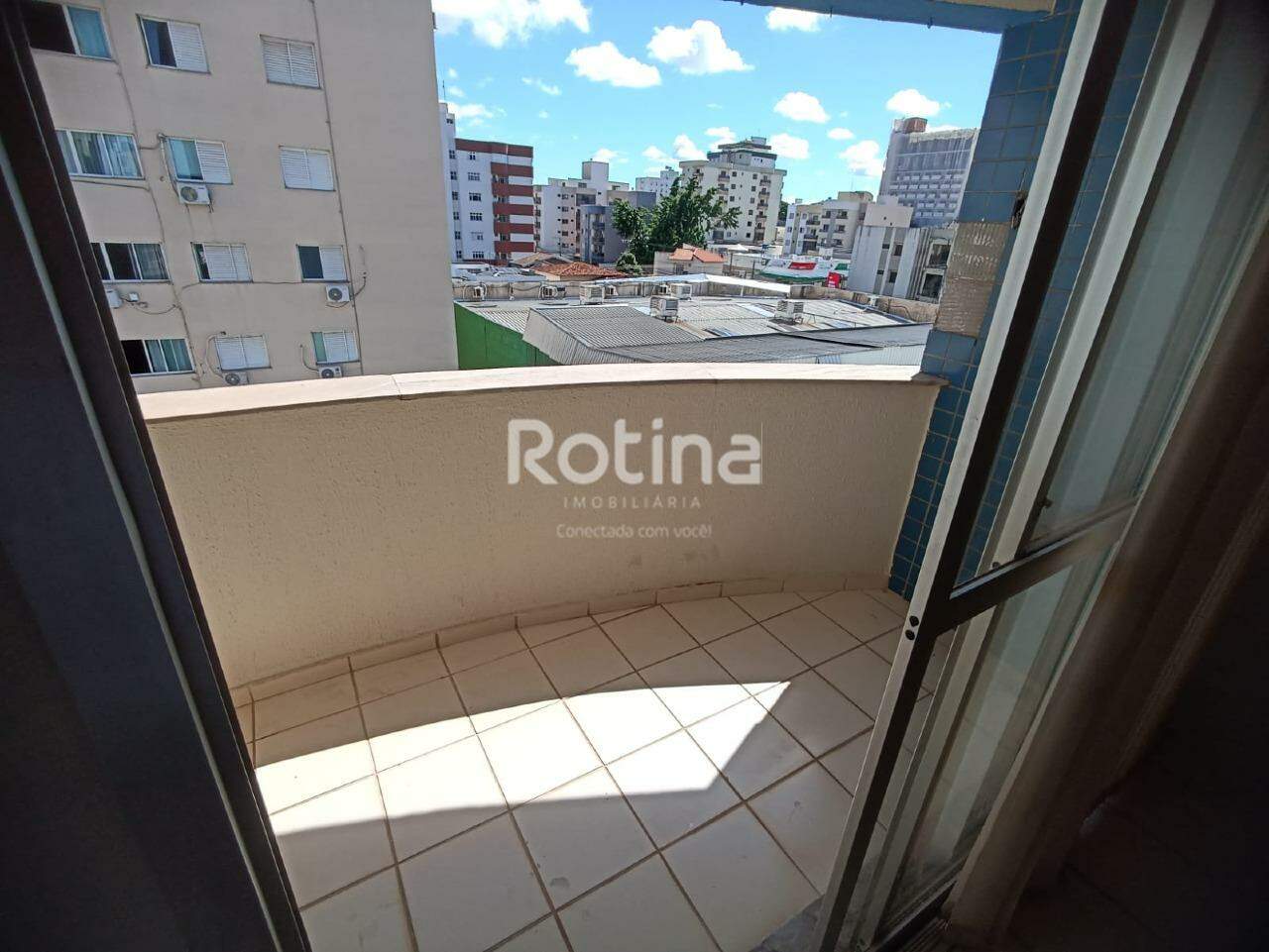 Apartamento à venda, 2 quartos em Uberlândia no bairro Saraiva no valor de R$ 300.000,00 - Rotina Imobiliária: 