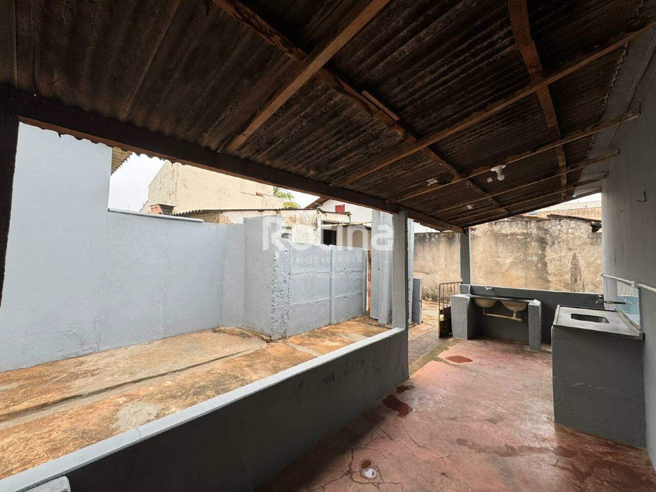 Casa para alugar, 3 quartos em Uberlândia no bairro Saraiva no valor de R$ 1.600,00 - Rotina Imobiliária: 