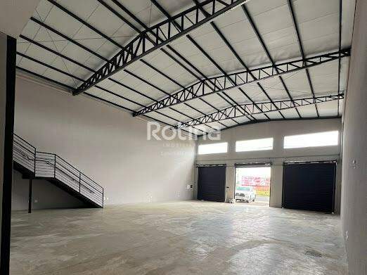 Galpão para alugar, em Uberlândia no bairro Novo Mundo no valor de R$ 13.000,00 - Rotina Imobiliária: 