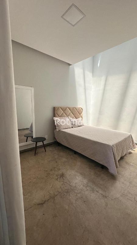 Casa Comercial à venda, 2 quartos em Uberlândia no bairro Loteamento Portal do Vale II no valor de R$ 800.000,00 - Rotina Imobiliária: 