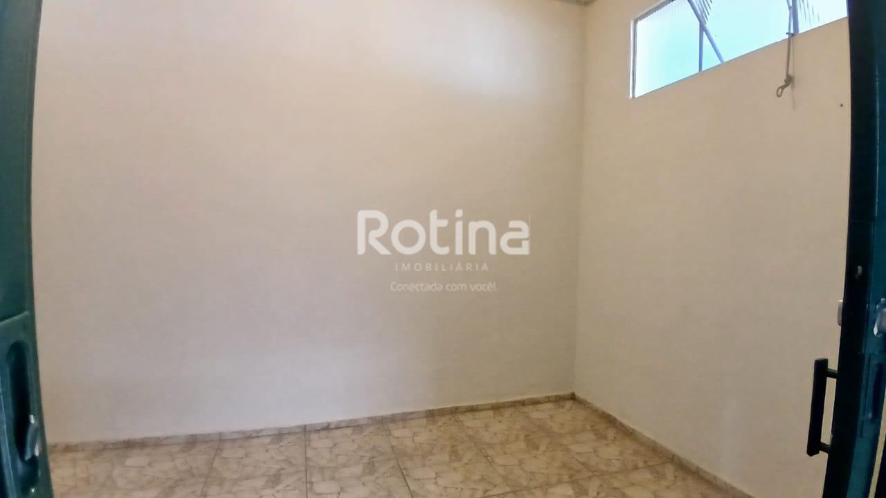 Casa para alugar, 3 quartos em Uberlândia no bairro Bom Jesus no valor de R$ 1.800,00 - Rotina Imobiliária: 