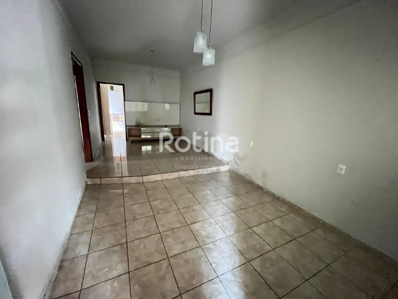 Casa para alugar, 3 quartos em Uberlândia no bairro Planalto no valor de R$ 2.300,00 - Rotina Imobiliária: 