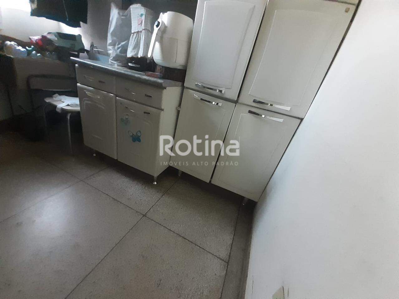 Casa à venda, 3 quartos em Uberlândia no bairro Nossa Senhora Aparecida no valor de R$ 900.000,00 - Rotina Imobiliária: 