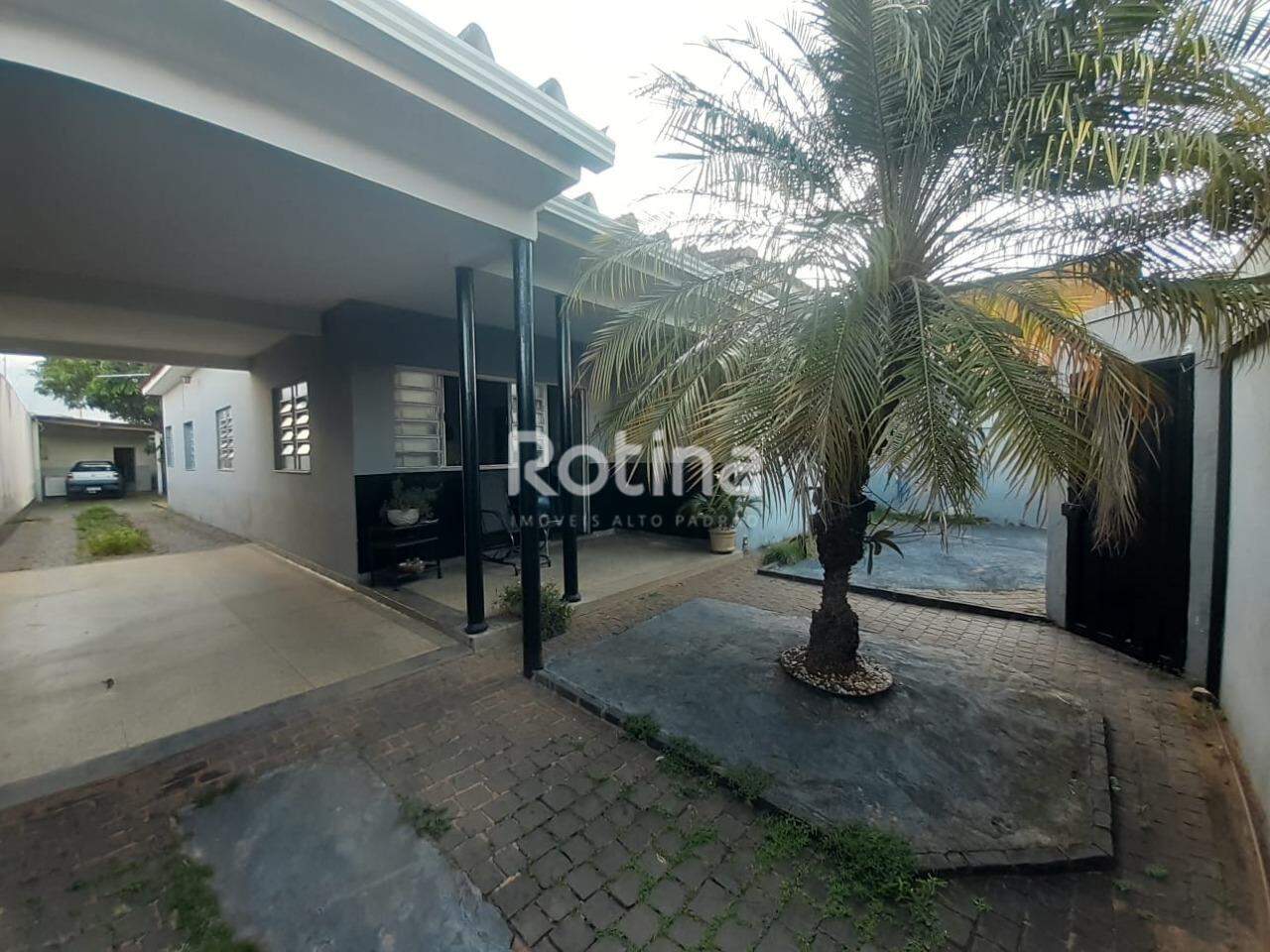 Casa à venda, 3 quartos em Uberlândia no bairro Nossa Senhora Aparecida no valor de R$ 900.000,00 - Rotina Imobiliária: 